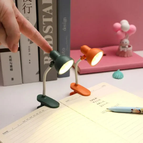 Mini Book Light with Clip Portable LED Reading Lamp Travel Bedroom Night Light Night (Random color)